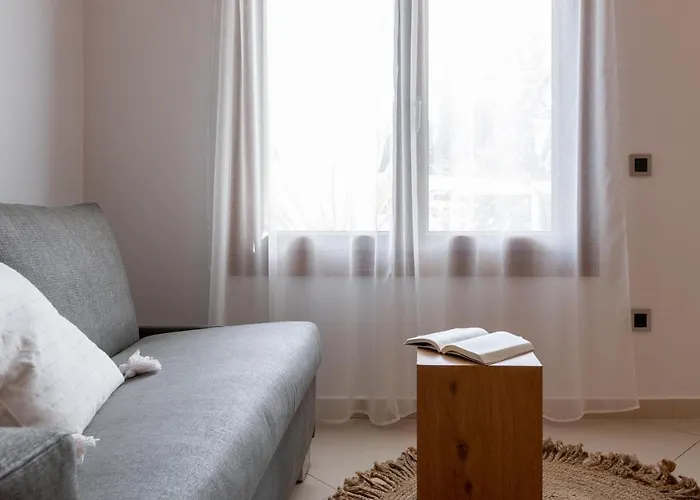 White * إياليسوس