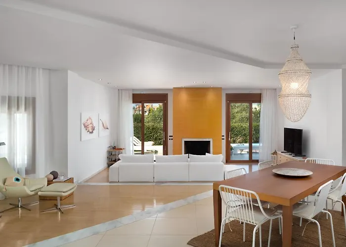 White إياليسوس