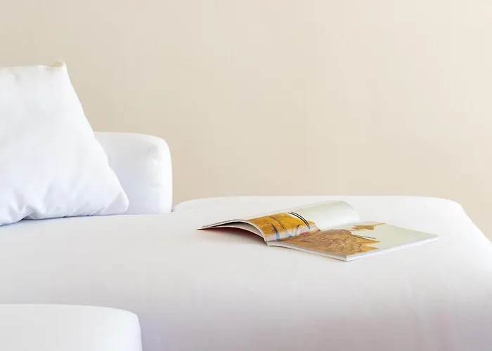 White فيلة إياليسوس