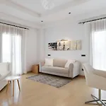 White * Lalyssos